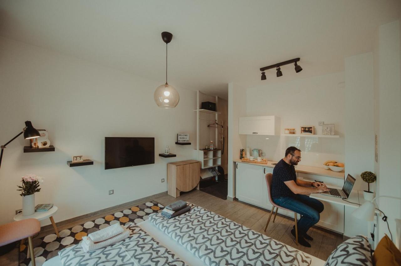 Studio Apartman Centar Джяково Экстерьер фото