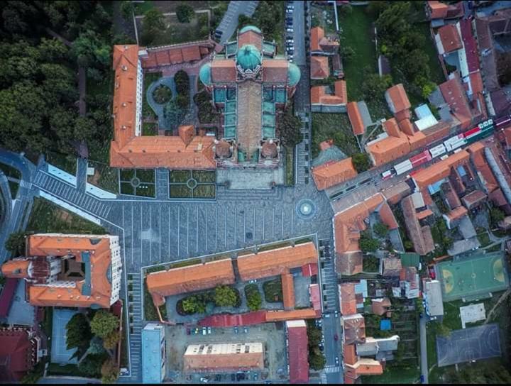 Studio Apartman Centar Джяково Экстерьер фото